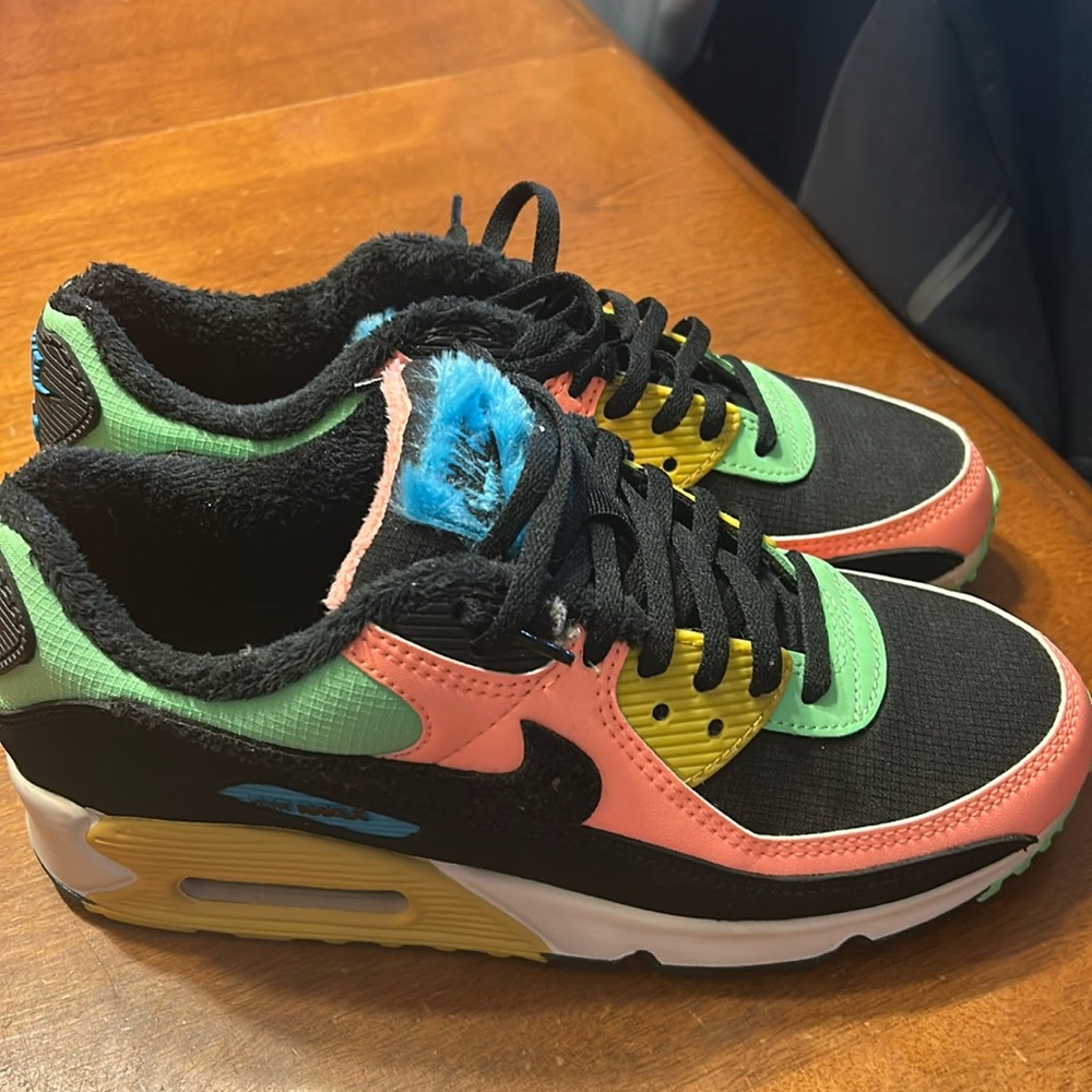 NWOB Nike Air Max Atomic Pink Solar Flare women size 8